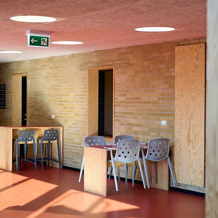 Auberge de jeunesse Spektrum & *